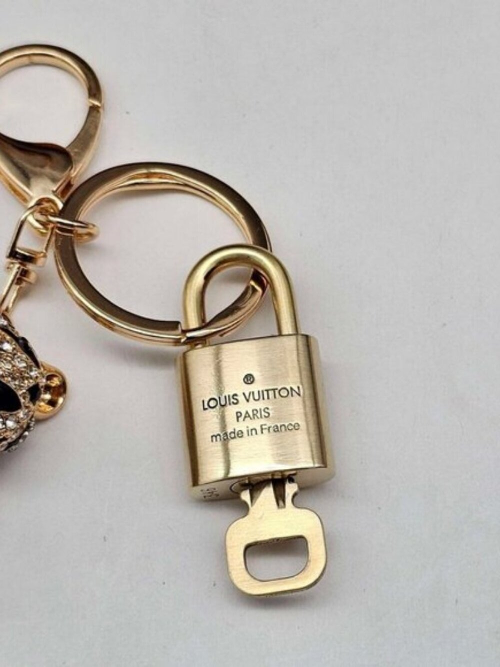 LV Authentic Gold Padlock 🔒 Key Set w/ Unbranded Keychain Tiger Charm - Picture 2 of 8